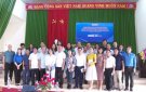 Công đoàn Báo Công thương thăm và tặng quà cho các em hiếu học tại xã Bình Sơn và một số trường trên địa bàn huyện